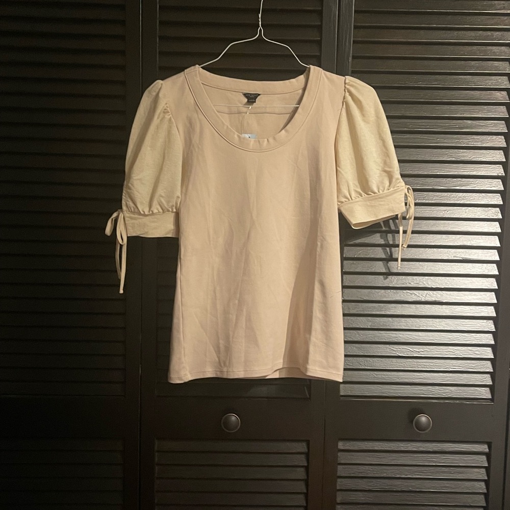 WHITE TIE CUFF TOP